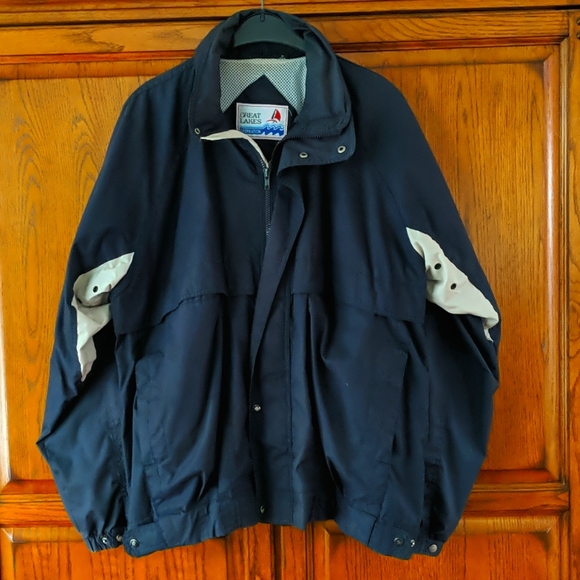 Windbreaker - L - Picture 1 of 7